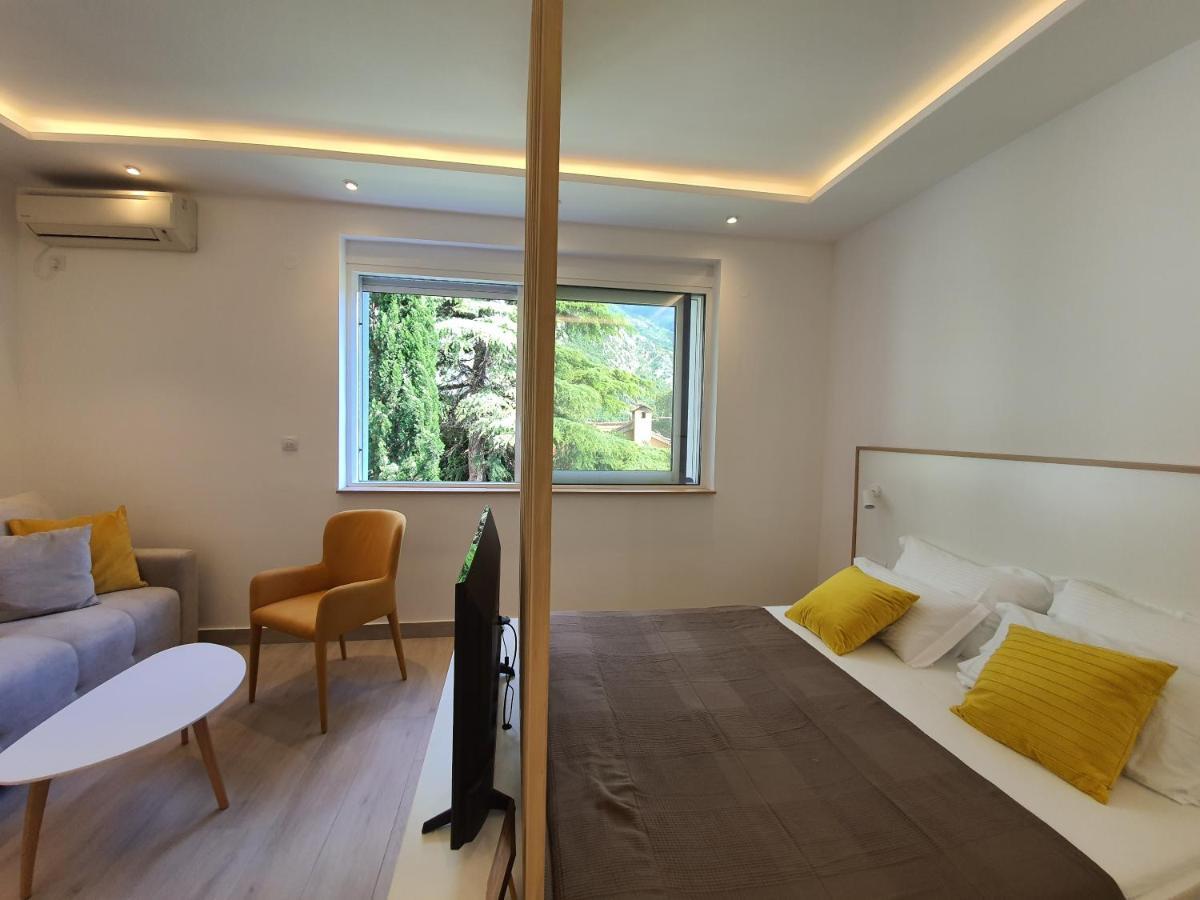 Viola Lux Apartments Kotor Bagian luar foto